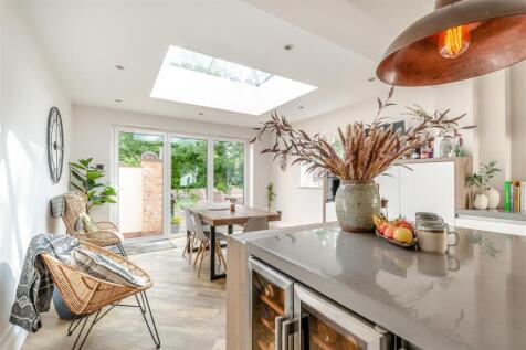 8567712-interior02.jpg