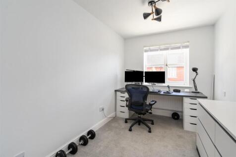 2 Shelfield Close_1.jpg
