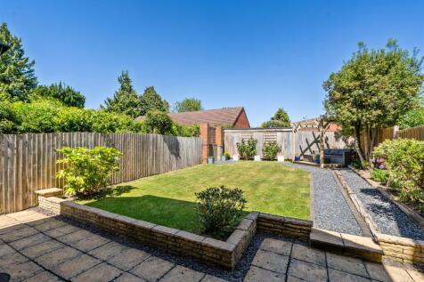 2 Enderby Close Bentley Heath_5.jpg