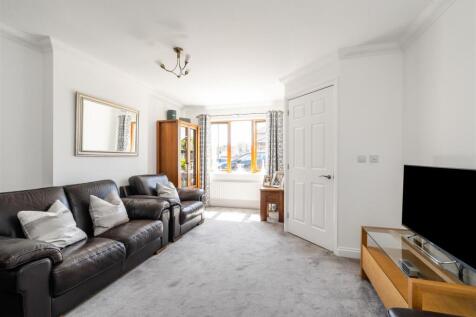 2 Enderby Close Bentley Heath_21.jpg