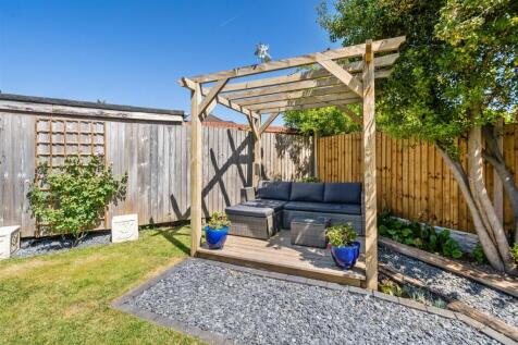 2 Enderby Close Bentley Heath_7.jpg
