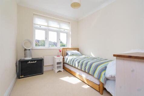 Apt 6 Chadwick House_13.jpg