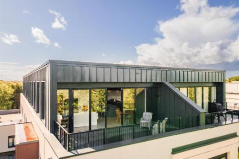 Apt 179 The Broad Oaks_1.jpg