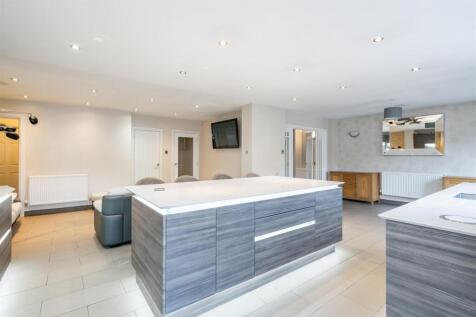 6 Regan Avenue_19.jpg