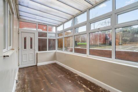 36 Silverton Crescent_5.jpg