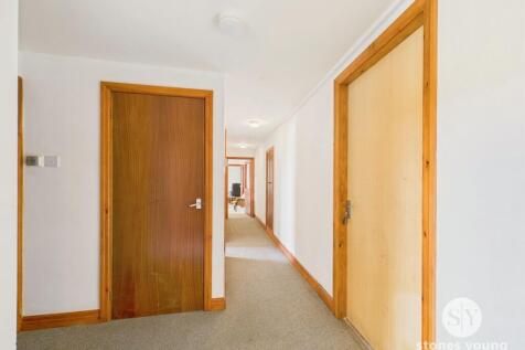 Large Inner Hallway/Office Area