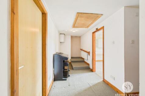 Large Inner Hallway/Office Area