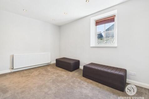 Landing/Bedroom 4