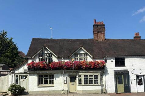 Feathers Chalfont St Giles  main photo.jpeg