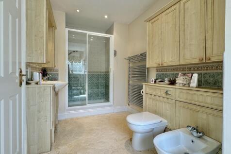Master En-Suite
