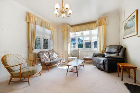 34 Pollards Hill ...