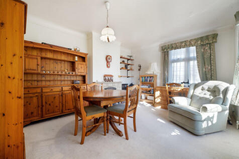 34 Pollards Hill ...