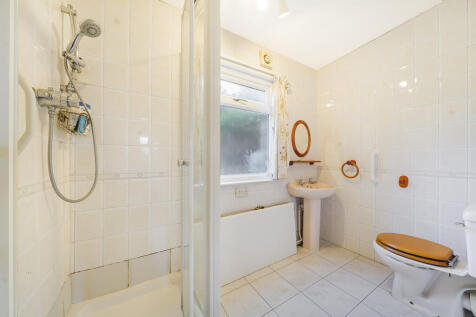 34 Pollards Hill ...