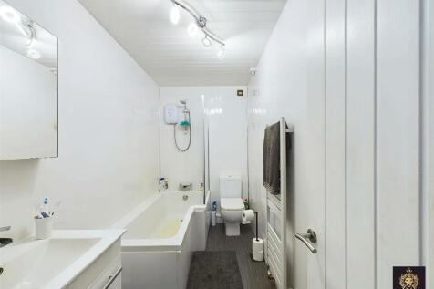 CAM03841G0-PR0016-STILL073.jpg