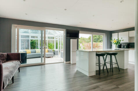 Kitchen / Breakfast Room