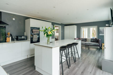 Kitchen / Breakfast Room