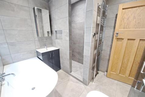 Family Bathroom Suite