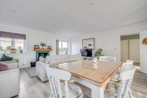 Living Room/Kitchen/Dining Room (5)