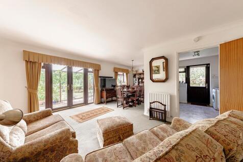 Living Room/Dining Room (1)