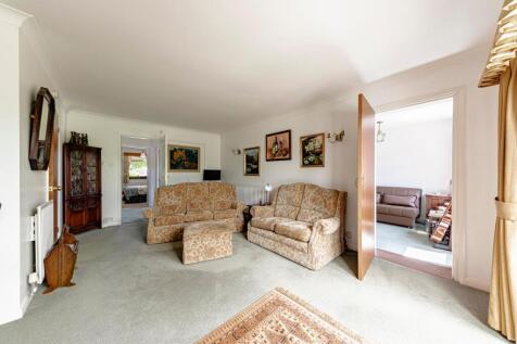 Living Room/Dining Room (3)