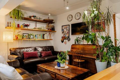 Kitchen/Dining/Living Room (4)