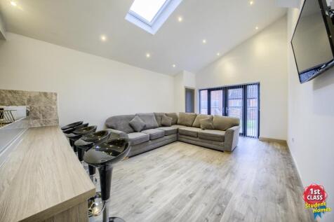 Kitchen/ Living Room