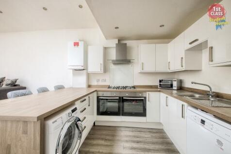 Kitchen/ Living Room