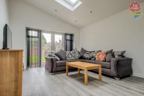 Kitchen/ Living Room