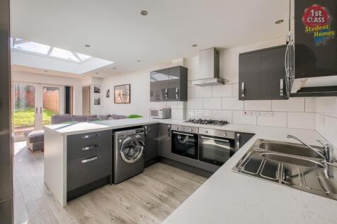 Kitchen/Living Room 