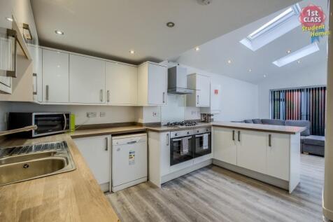Kitchen/ Living Room