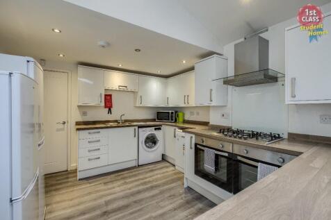 Kitchen/ Living Room
