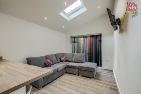 Kitchen/ Living Room