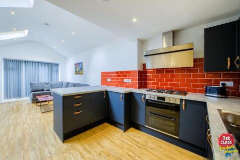 Living Room/ Kitchen