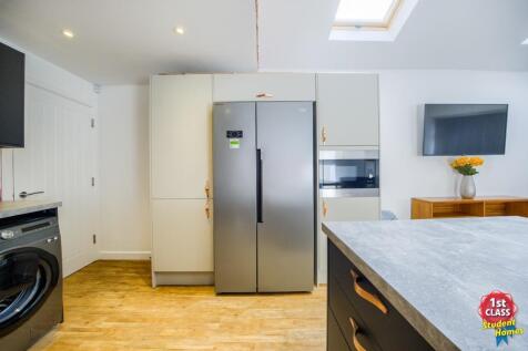 Living Room/ Kitchen