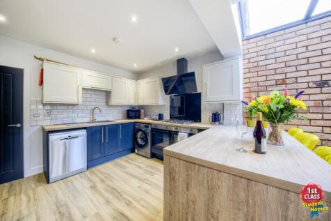 Living Room/ Kitchen