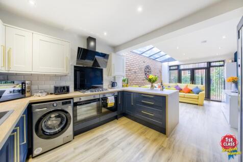 Living Room/ Kitchen
