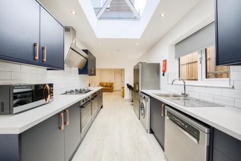Kitchen/ Living Area