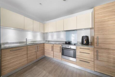 Citius Court, E4