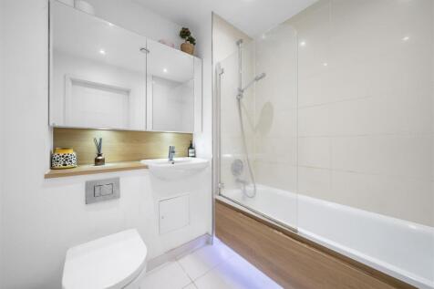Citius Court, E4