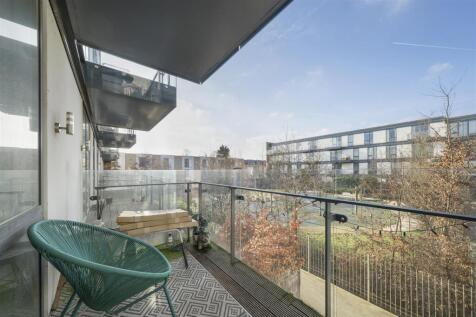 Citius Court, E4