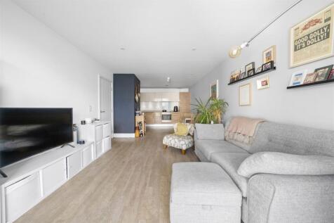 Citius Court, E4