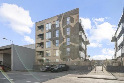 Citius Court, E4