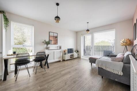 Merriam Close E4