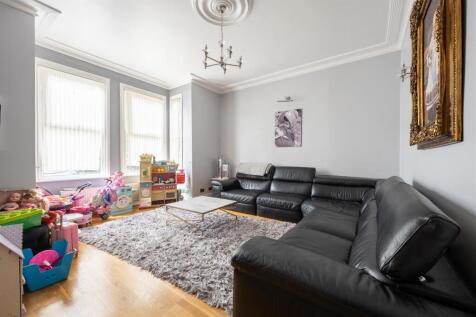 Falmouth Avenue E4