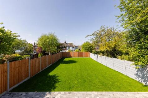 The Avenue E4