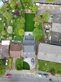 The Avenue E4