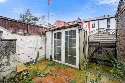 12 Atlas Road External-7.jpg