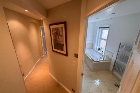 WhatsApp Image 2025-11-25 at 09.43.25 (5).jpeg