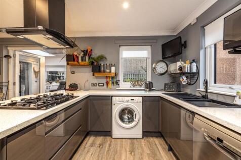 2 Kingsknowe Gardens Galashiels 24.JPG