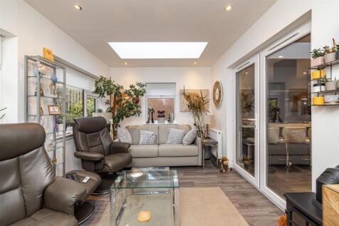 2 Kingsknowe Gardens Galashiels 33.JPG